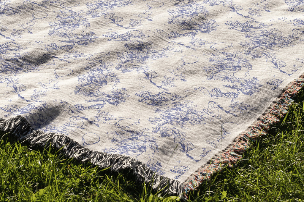 Vintage Classic Pooh Toile Woven Blanket